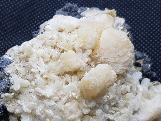 Stilbite on Magnetite