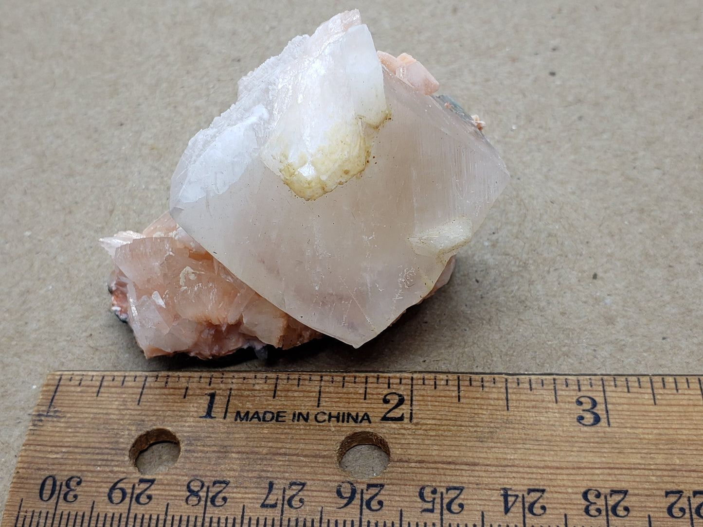 Calcite crystal on Heulandite