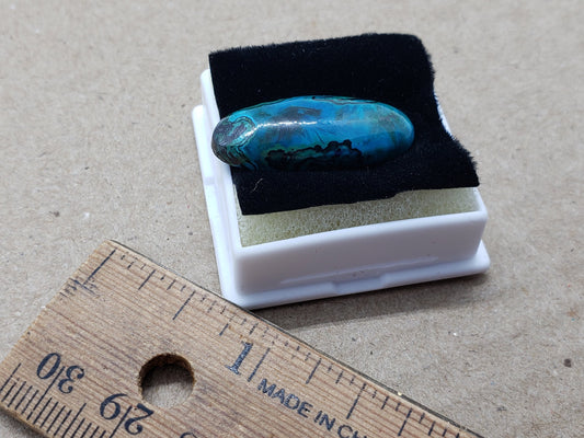 Chrysocolla cabochon