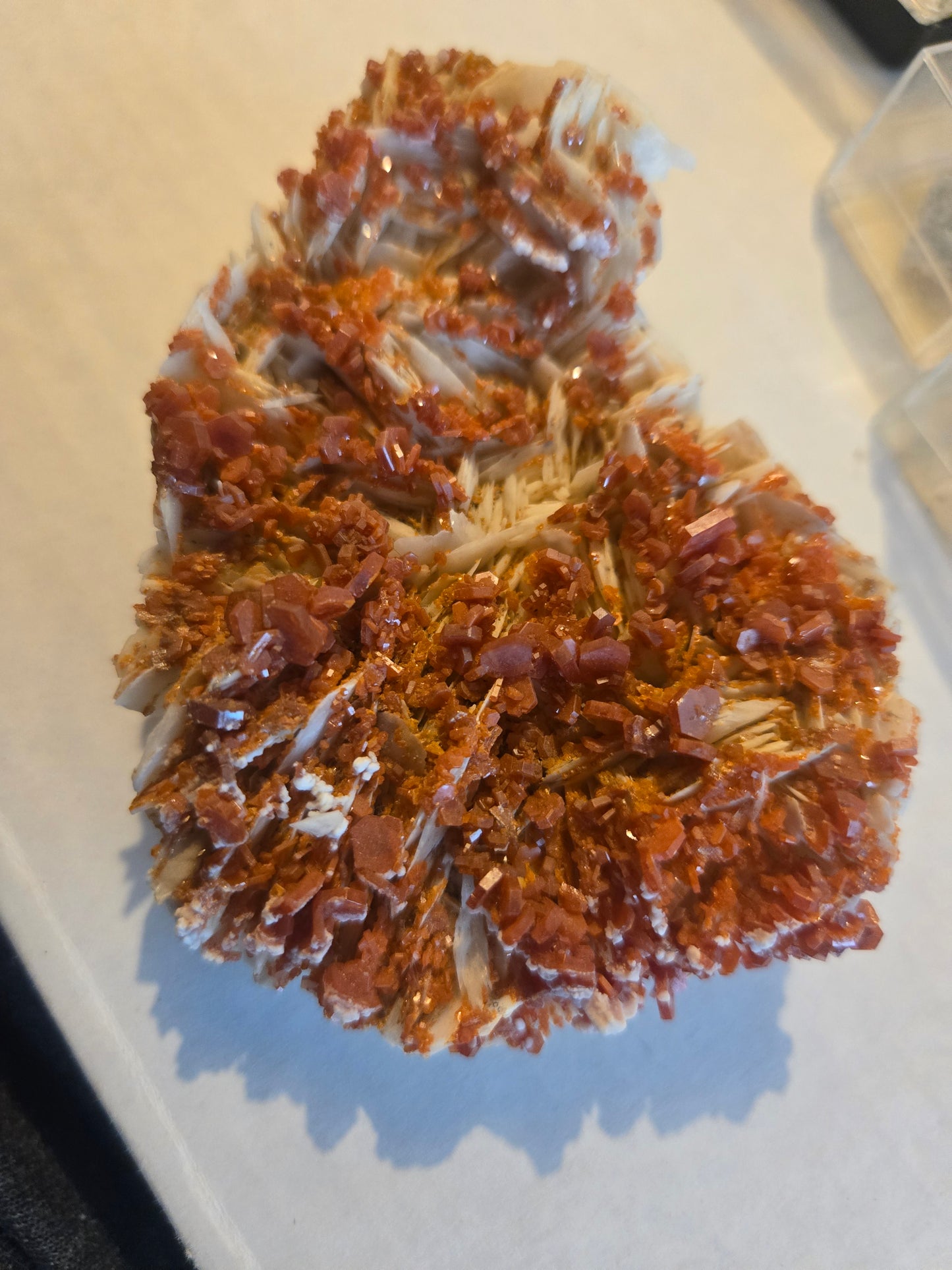 Vanadinite on Barite