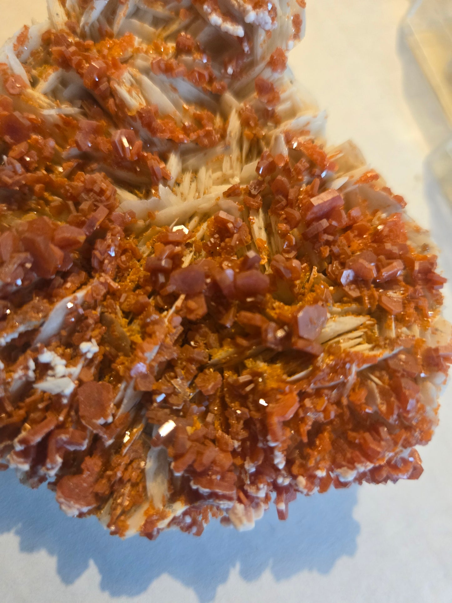 Vanadinite on Barite