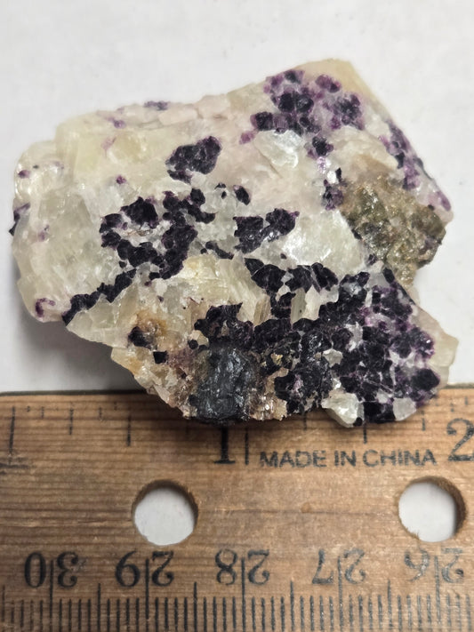 Uraninite w fluorite