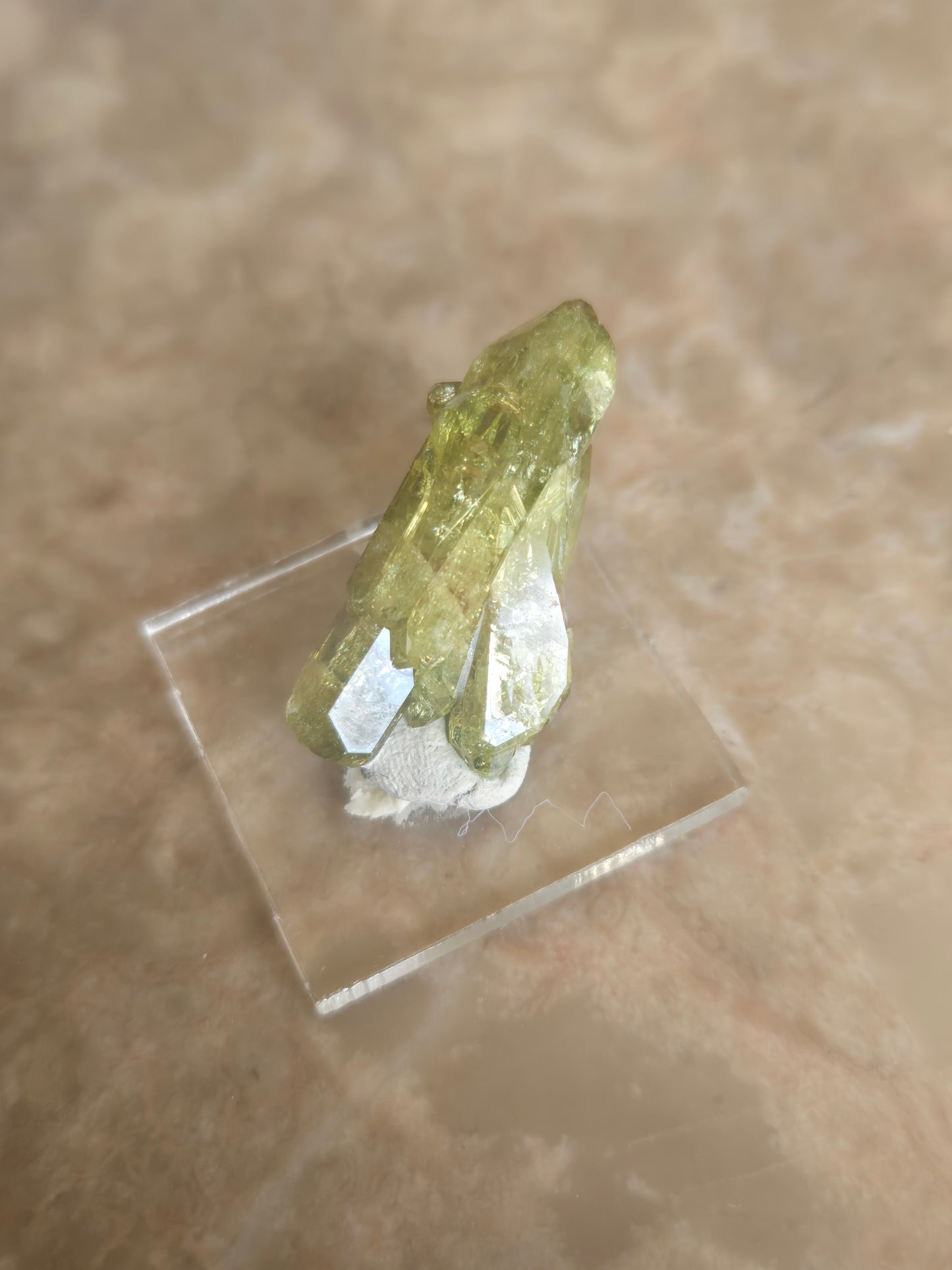 Twinned Vesuvianite specimen