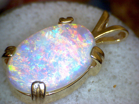 14K Lightning Ridge Opal Pendant