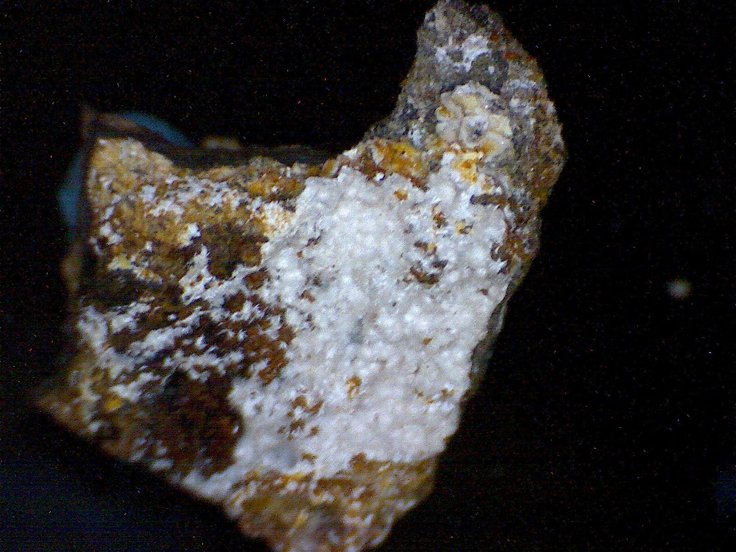 Alumohydrocalcite