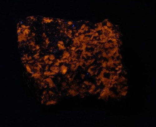 Hackmanite specimen