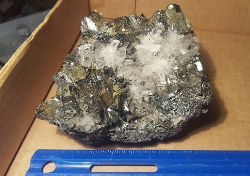 Tetrahedrite Quartz specimen