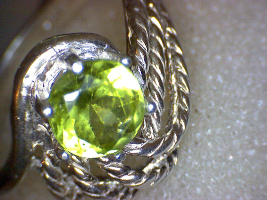 Peridot Rope Swirl Ring