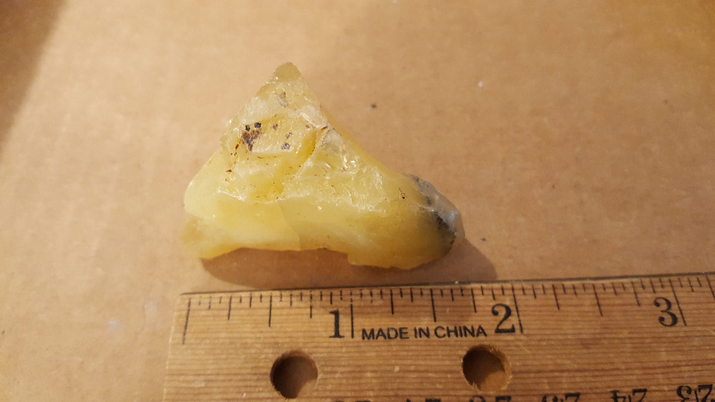 Yellow Opal specimen