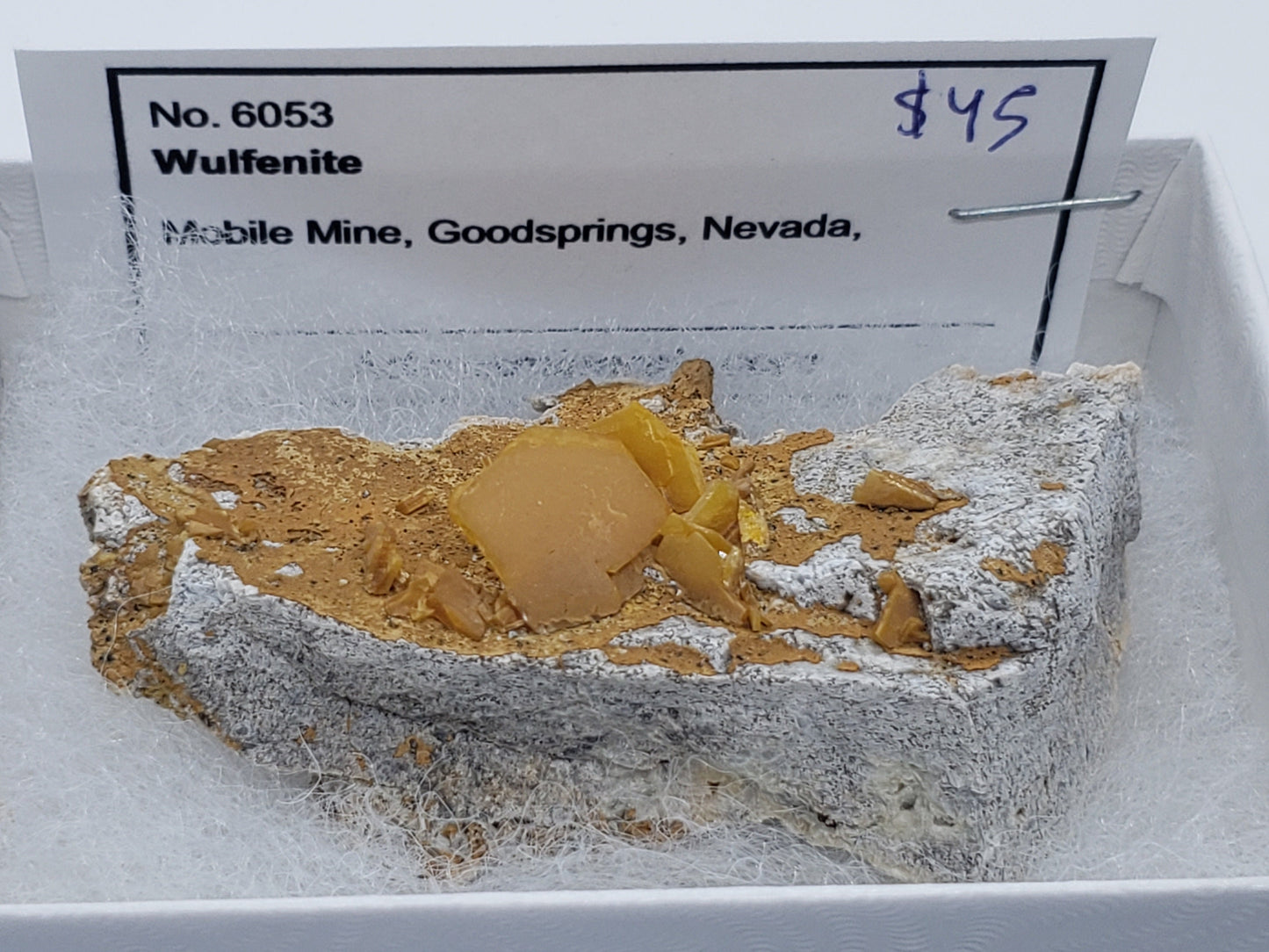 Wulfenite specimen