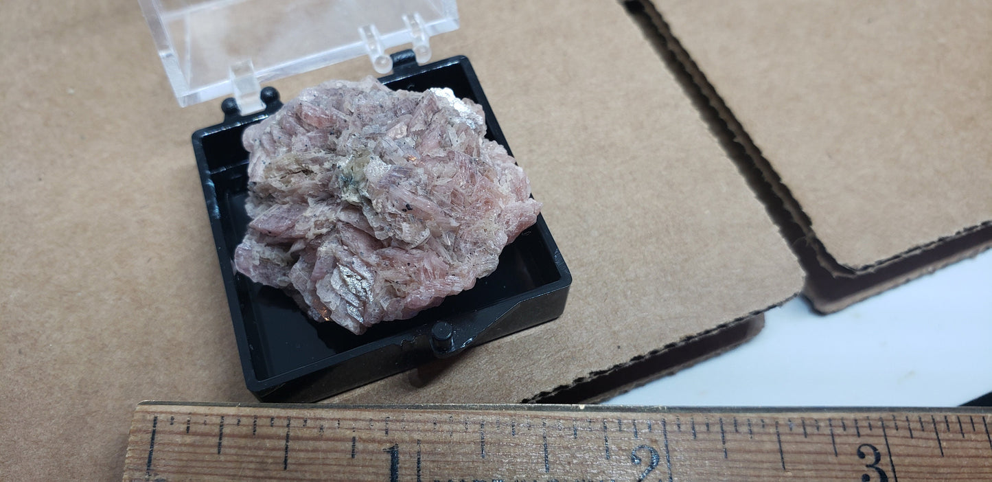 Rhodochrosite specimen