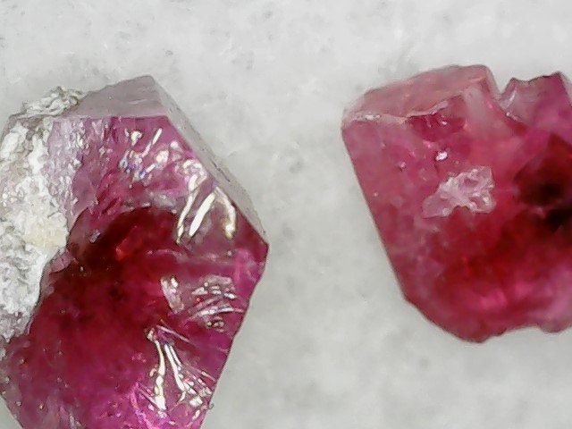 Red Beryl Bixbite crystals