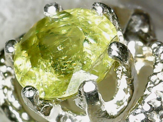 Sphene ring