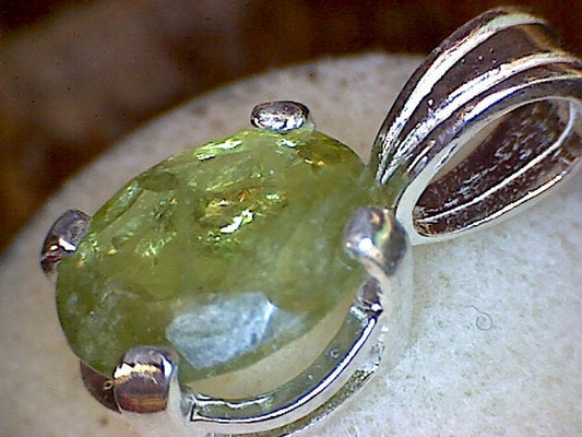 Vesuvianite Scalloped Pendant