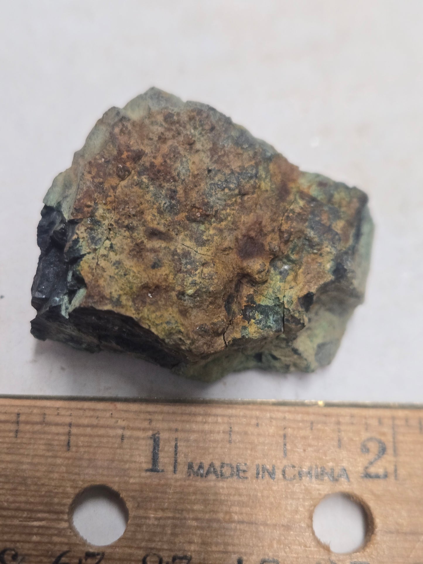 Uraninite specimen